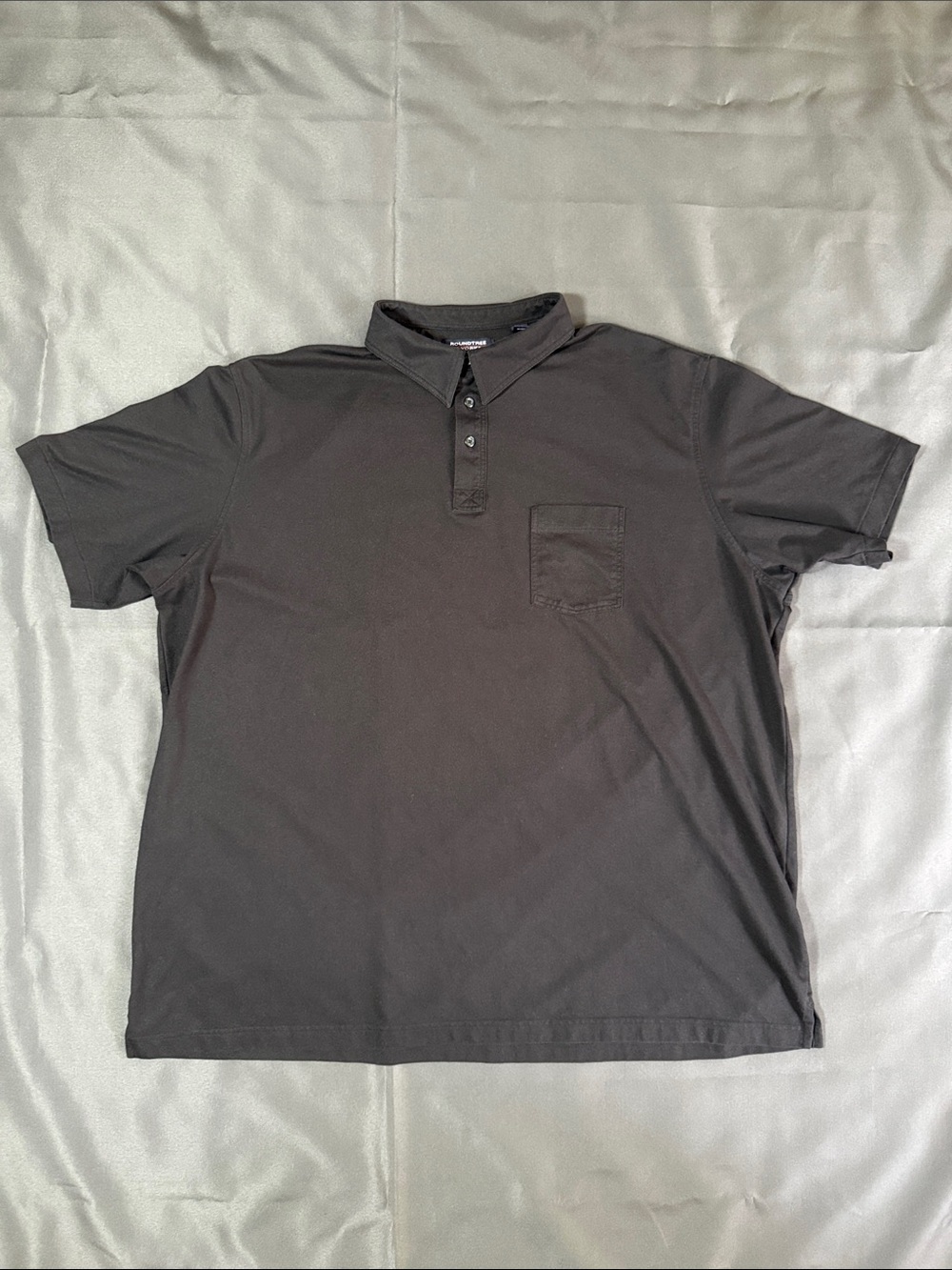 Roundtree & Yorke Men's Black Short-Sleeve Polo with Chest Pocket